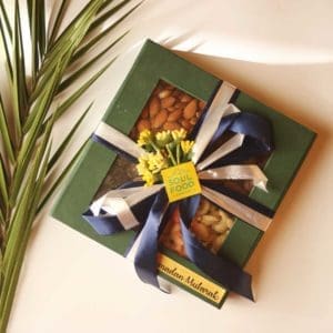 premium-nuts-dates-gift-box-white